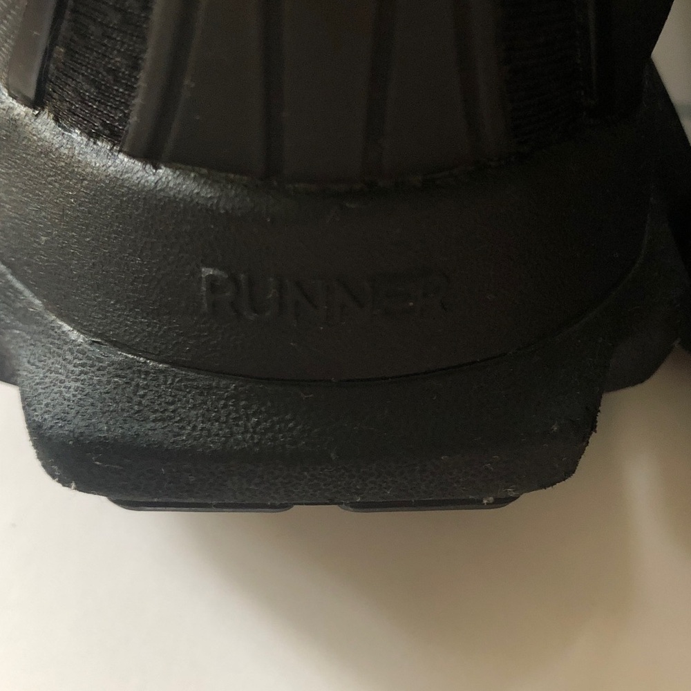 ALO Yoga Runner unisex sneakers W9/M7.5 - Picture 3 of 11